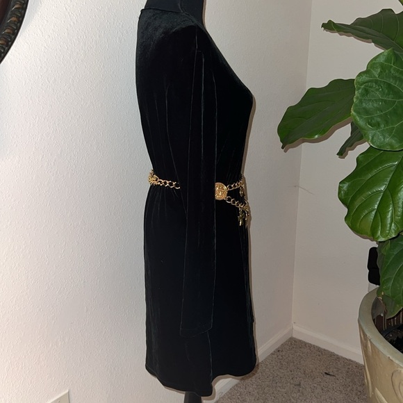 Banana Republic Women’s Black Velvet Pullover Dress Size Large - Picture 5 of 16